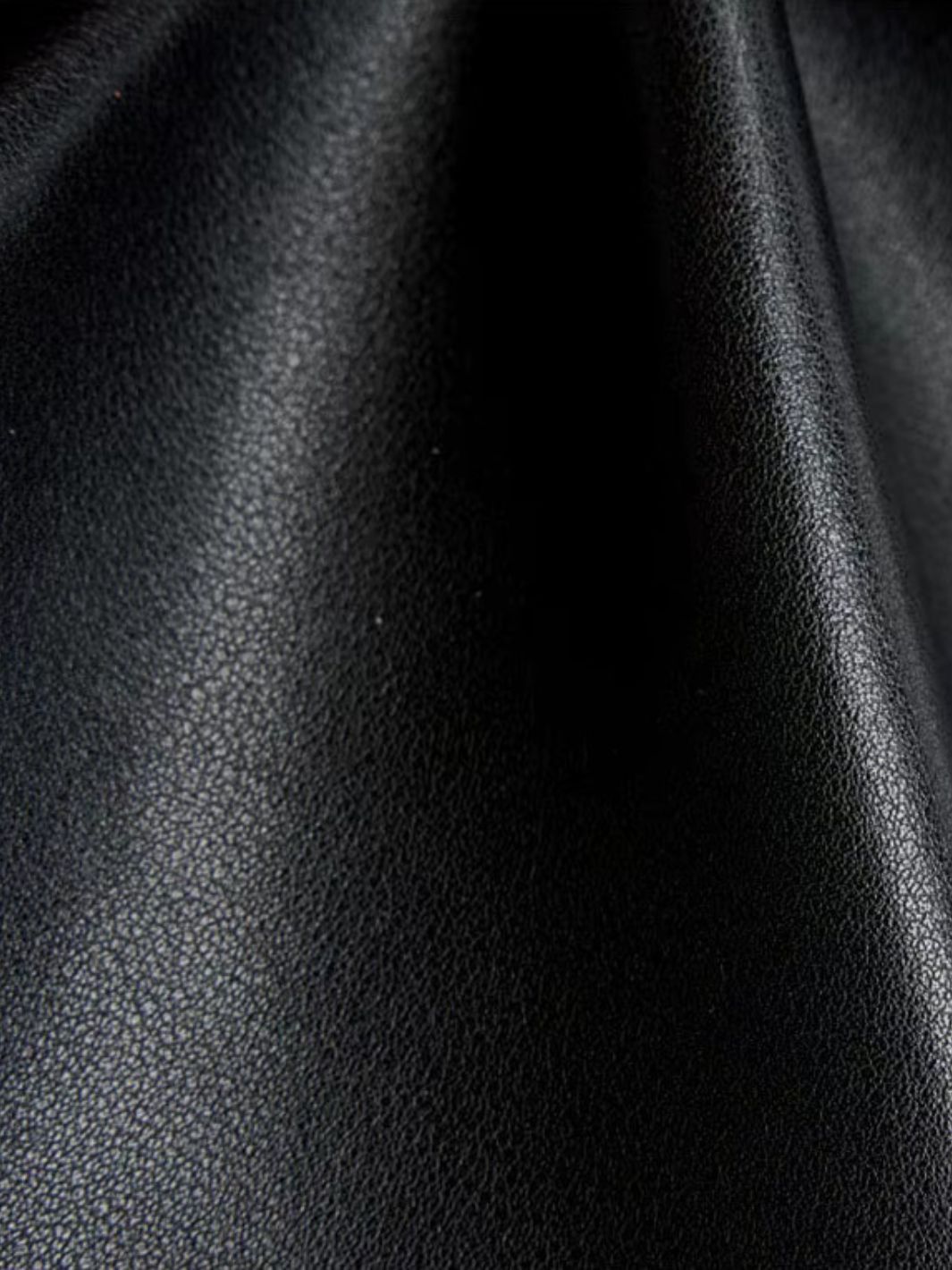 Large half-moon leather bag<br> Magna